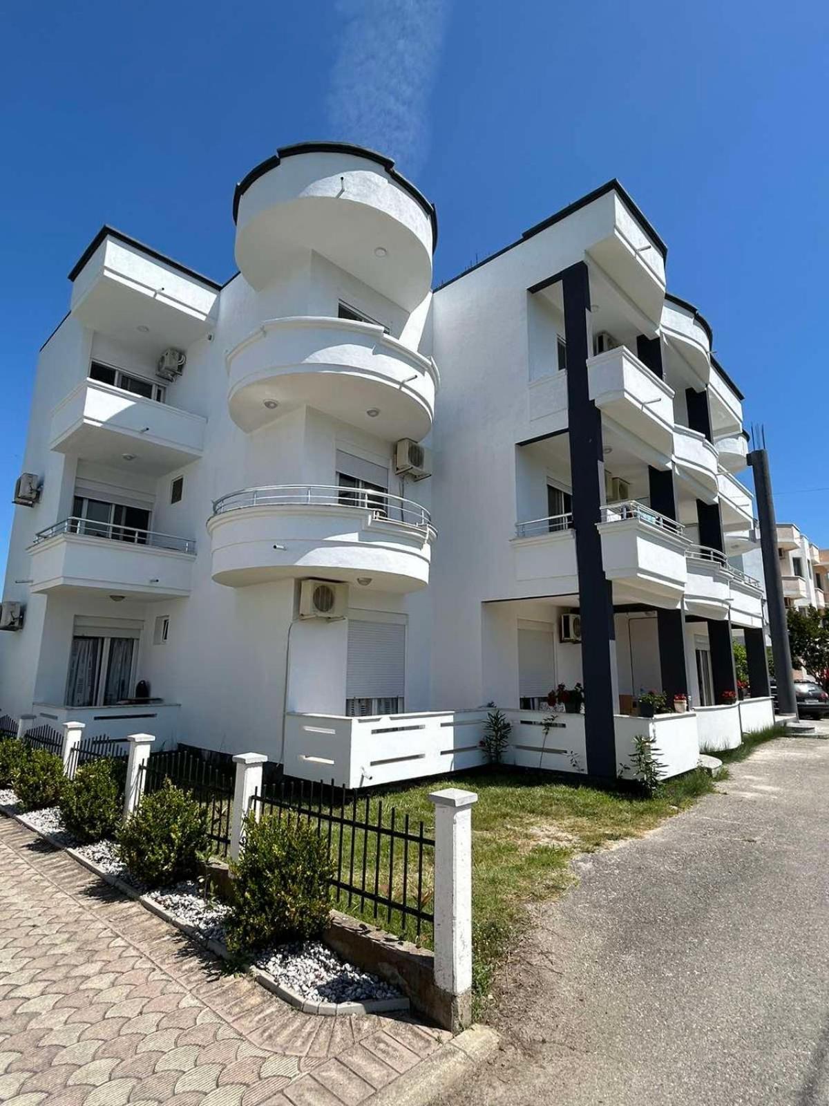 Apartmani Agovic Ulcinj Bagian luar foto